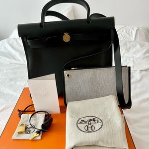 Hermes Herbag Zip 31 Toile H Berline Vache Hunter Noir/Ecru-Noir/Noir Gold